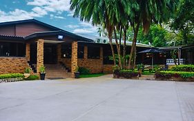 Casa Mia Lodge & Restaurant